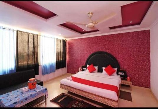 Hotel Rock View Pachmarhi Bagian luar foto