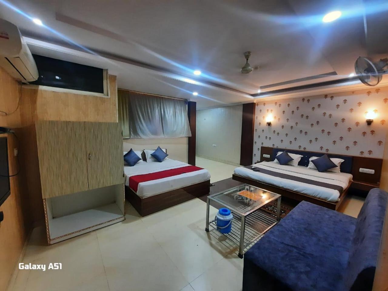 Hotel Rock View Pachmarhi Bagian luar foto